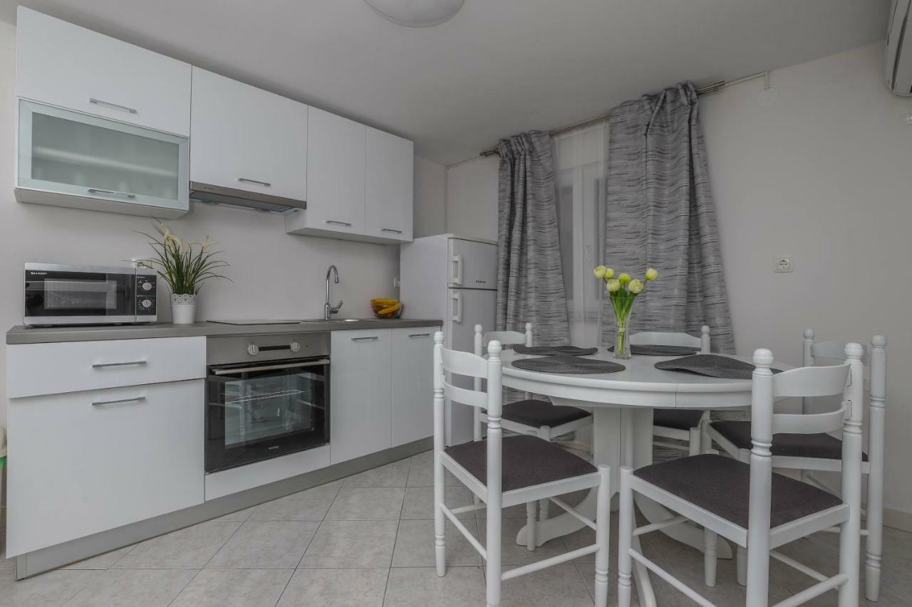 Apartment Lisinski Crikvenica Exterior foto