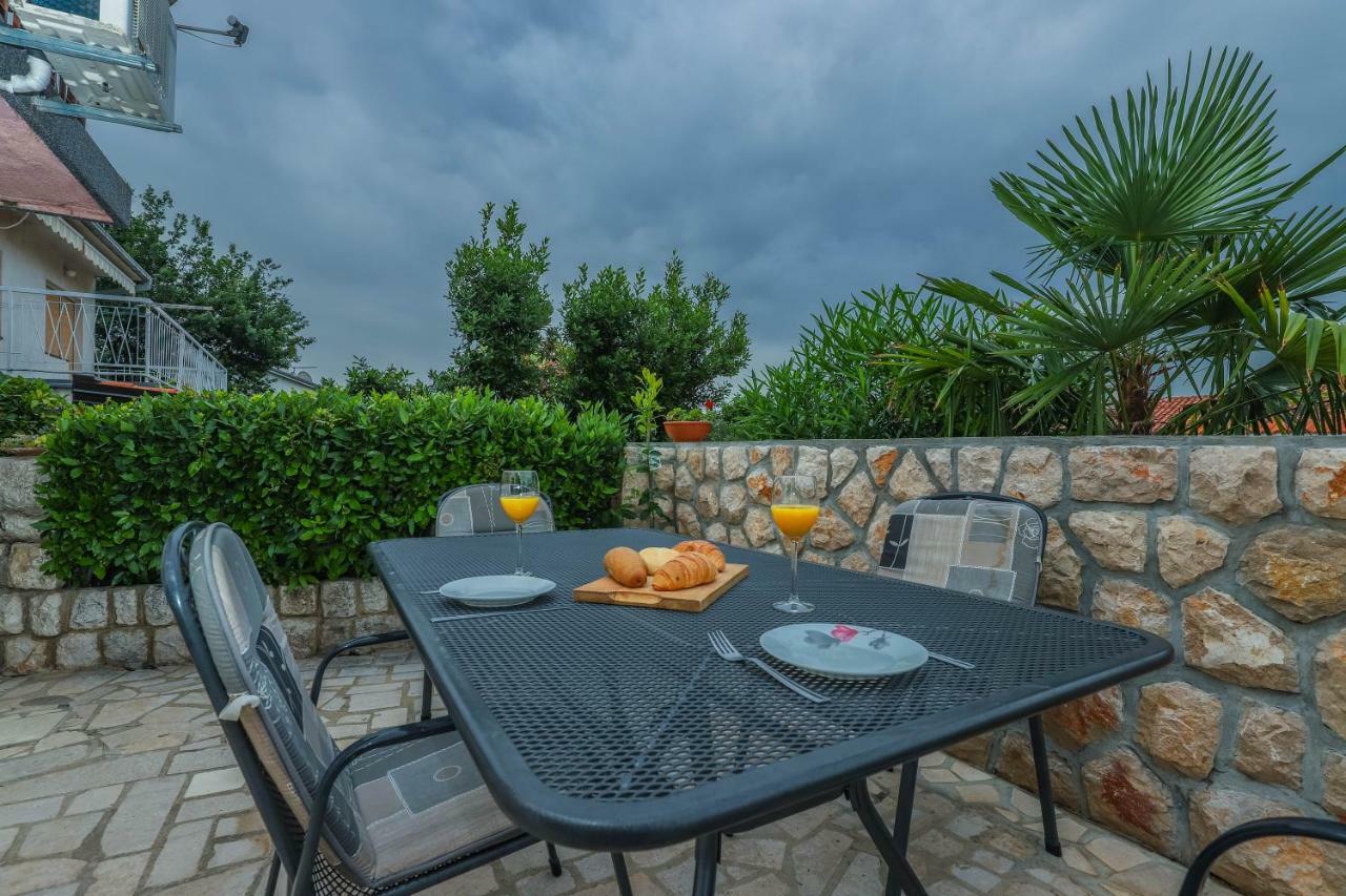 Apartment Lisinski Crikvenica Exterior foto